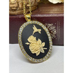Christmas Gift Black Cream Wedding Xmas Cameo Hummingbird Gold Crystal Necklace